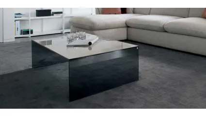 Tavolino in vetro con piano accoppiato ceramica-vetro Bridge di Calligaris