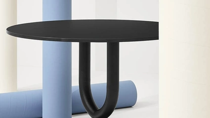 Tavolino Diapason con top e base in acciaio Nero goffrato di Infiniti