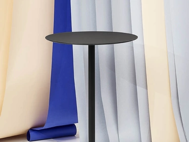 Tavolino Feluca Table 4 Stars in laminato con base in acciaio di Infiniti