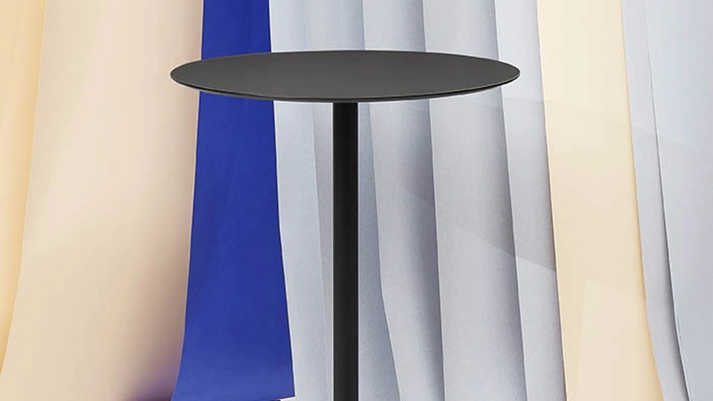 Tavolino Feluca Table 4 Stars in laminato con base in acciaio di Infiniti