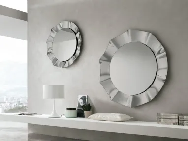 Specchio Osiride con cornice in vetro curvato di Target Point