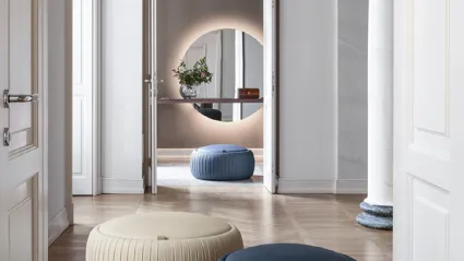 Pouf contenitore in ecopelle plissettata a mano Plissé di Tonin Casa