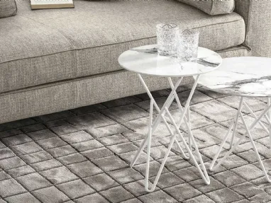 Tavolino rotondo in ceramica effetto marmo con base in metallo Stellar di Calligaris