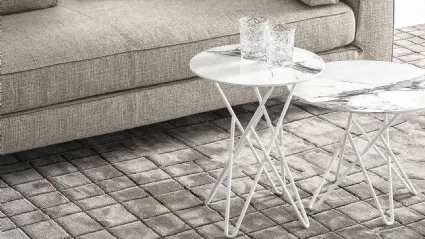 Tavolino rotondo in ceramica effetto marmo Stellar di Calligaris