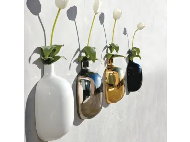 Vaso da muro di design in ceramica Tromba Fifty di Adriani e Rossi