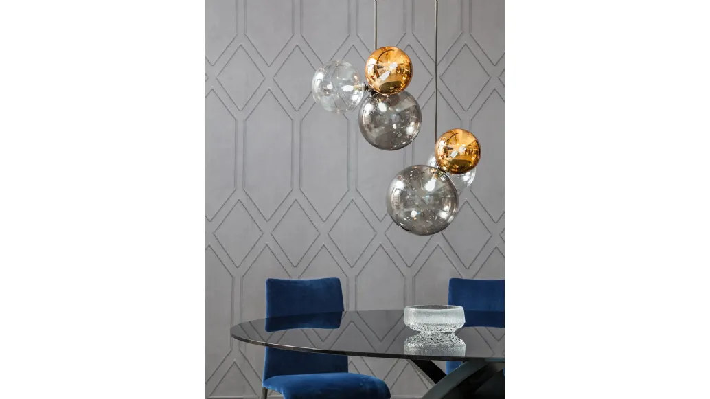 Lampada a sospensione composta da sfere in vetro colorato Atomo di Tonin Casa