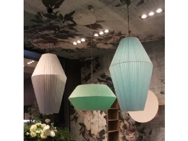 Lampada in tessuto plissettato a vari colori Theather di Adriani e Rossi