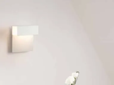Lampada moderna da parete in metallo Volvit di Cattaneo