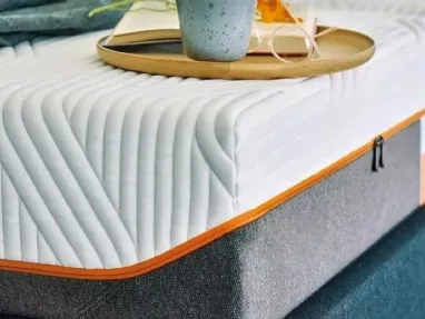 Materasso confortevole dal supporto medio-rigido Original Cooltouch di Tempur