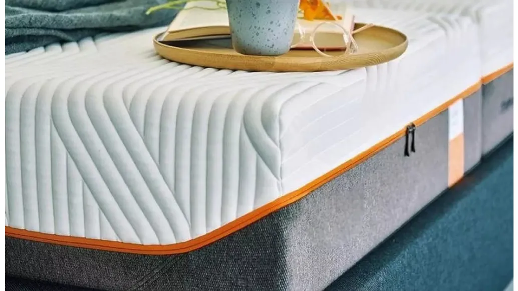 Materasso confortevole dal supporto medio-rigido Original Cooltouch di Tempur