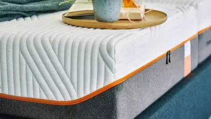 Materasso confortevole dal supporto medio-rigido Original Cooltouch di Tempur