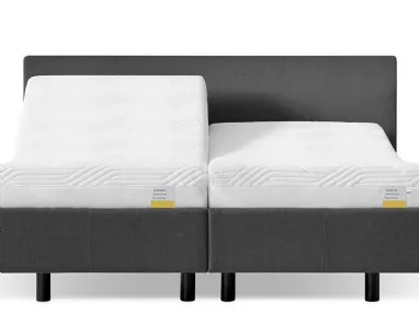 Materasso con struttura a strati che permette l'alleviamento della pressione e permette maggiore libertà di movimento durante la notte Sensation Supreme Cooltouch di Tempur