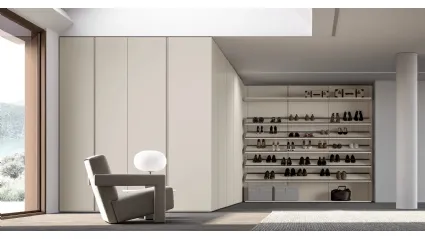 Armadio Atelier ad angolo con anta battente Return in legno laccato finitura Ghiaccio di Adok