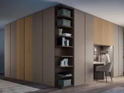 Armadio Ardecò Omega Cognac in laccato opaco e Rovere di Spagnol Mobili