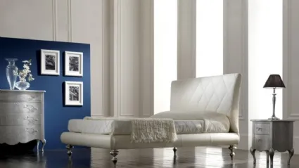 Letto matrimoniale in pelle Bianco Neve con testiera trapuntata a rombi Agnese di Florentiabed