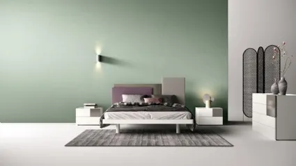 Letto matrimoniale E02 Mondrian Pad e Alfa con testiera asimmetrica rivestita in tessuto di Mercantini