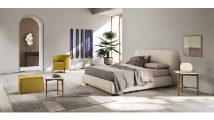 Letto in tessuto con testiera morbida e voluminosa Noa di Calligaris