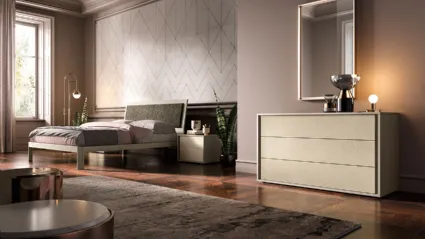 Letto in legno con testiera parzialmente rivestita in tessuto T01 Mizar e Gamma di Mercantini