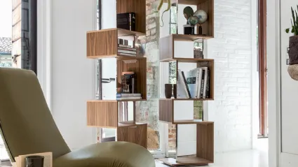 Libreria girevole di design in legno Osuna di Tonin Casa