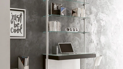 Libreria Pienza in metallo e vetro con piano scrivania di Ponti Terenghi