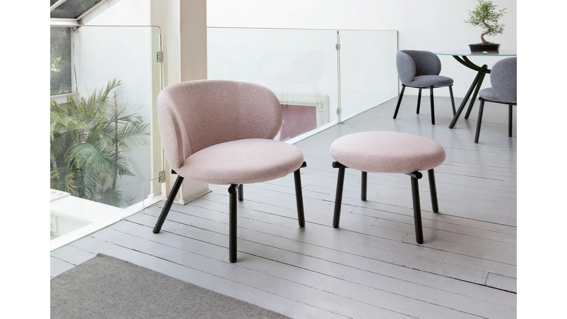 Poltrona relax con movimento basculante, in pelle con base intrecciata in metallo Comfy di Calligaris