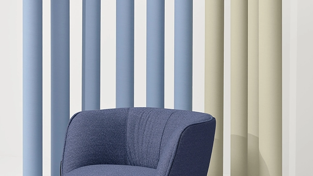 Poltrona BomBom 4 Legsin tessuto imbottito e gambe in acciaio di Infiniti