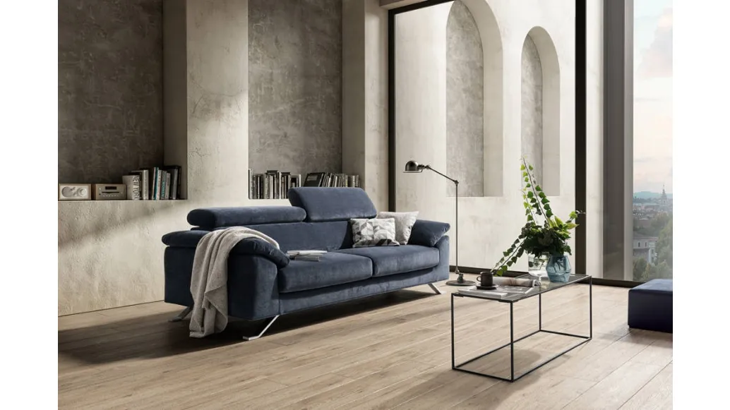 Divano in tessuto con poggiatesta regolabile e piedi in metallo Loft Special di Samoa