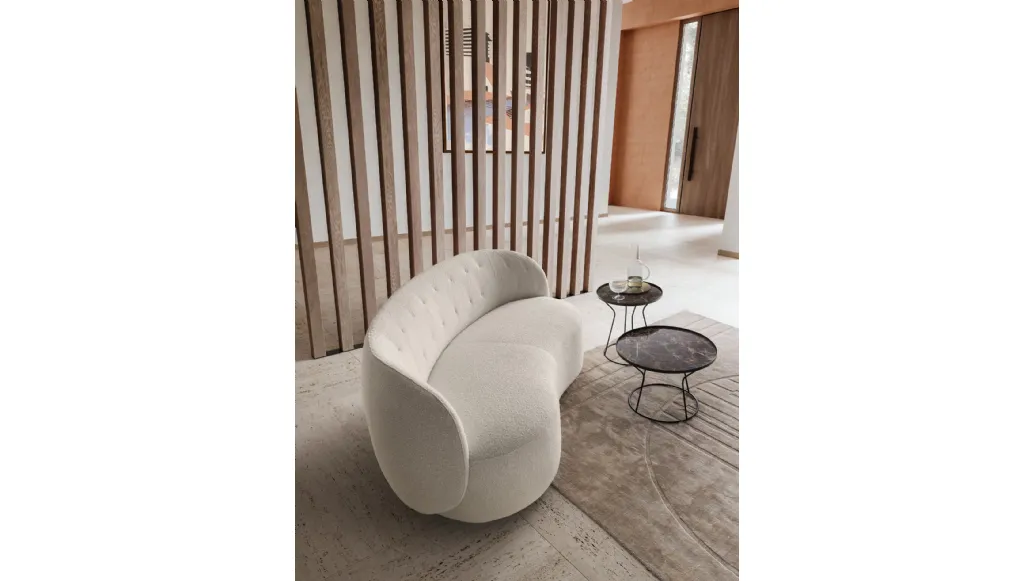 Divano lineare Moby Loveseat in tessuto di Le Comfort