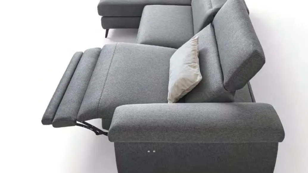 Divano con movimento relax in tessuto Zeno di Le Comfort