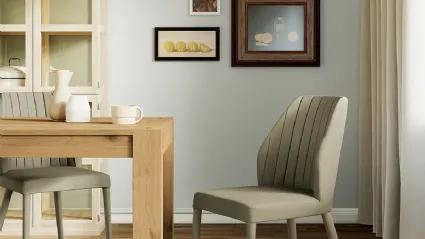 Sedia Sally con struttura in metallo, imbottita e completamente rivestita in ecopelle di Arredo3