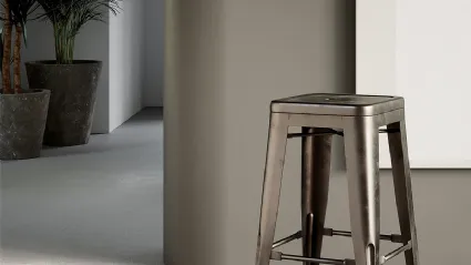 Sgabello Seven in metallo verniciato di Arredo3