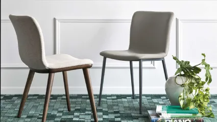 Sedia imbottita in tessuto o pelle Annie di Calligaris