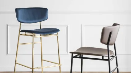 Sgabello con struttura in metallo e seduta in tessuto o ecopelle Fifties di Calligaris