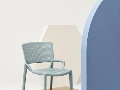 Sedia Fiorellina Perforated Seat and Back in polipropilene di Infiniti