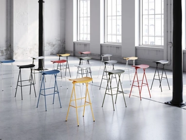 Sgabello Flip in polipropilene e acciaio di Infiniti