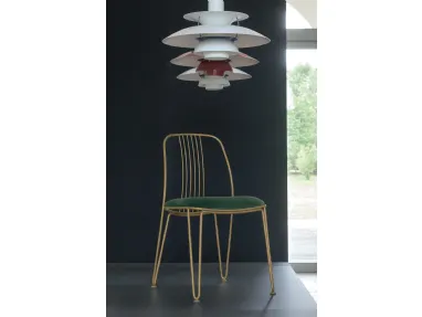 Sedia Granada con struttura in metallo verniciato e seduta imbottita e rivestita in morbida microfibra effetto velluto di Target Point