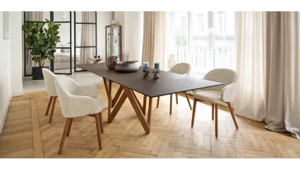 Sedia Holly Fab in tessuto e legno massello di Calligaris