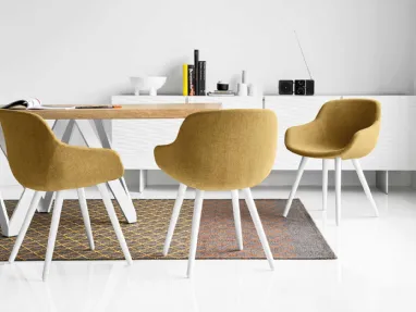 Sedia in tessuto con braccioli Igloo di Calligaris