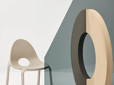 Sedia impilabile Drop in polipropilene Sabbia di Infiniti