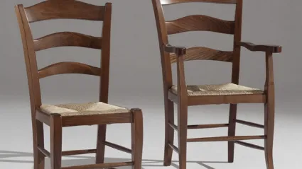 Sedia classica Ivrea in legno con e senza braccioli con seduta in paglia di Sedie Brianza