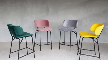 Sgabello Juliette Stool in velluto antimacchia con struttura in metallo verniciato nero di La Seggiola