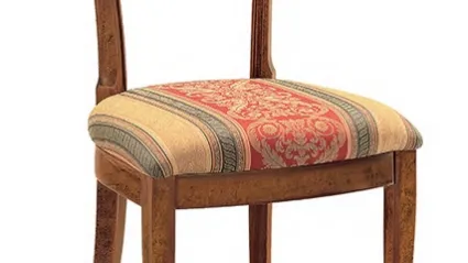 Sedia in legno classica con sedile imbottito in tessuto damascato Peonia di Aeffe