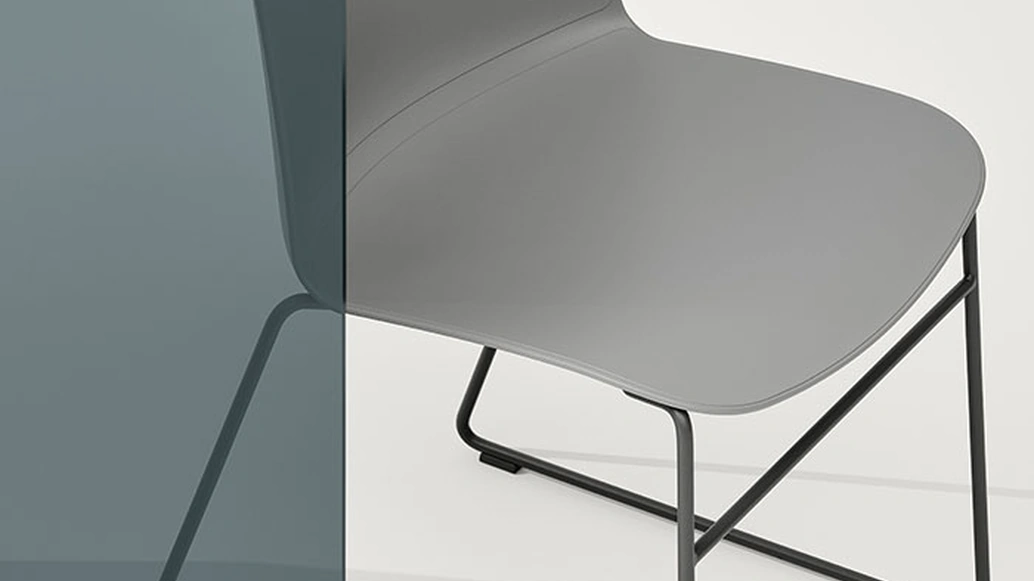 Sedia Relief Sled in polipropilene con base a slitta in acciaio di Infiniti