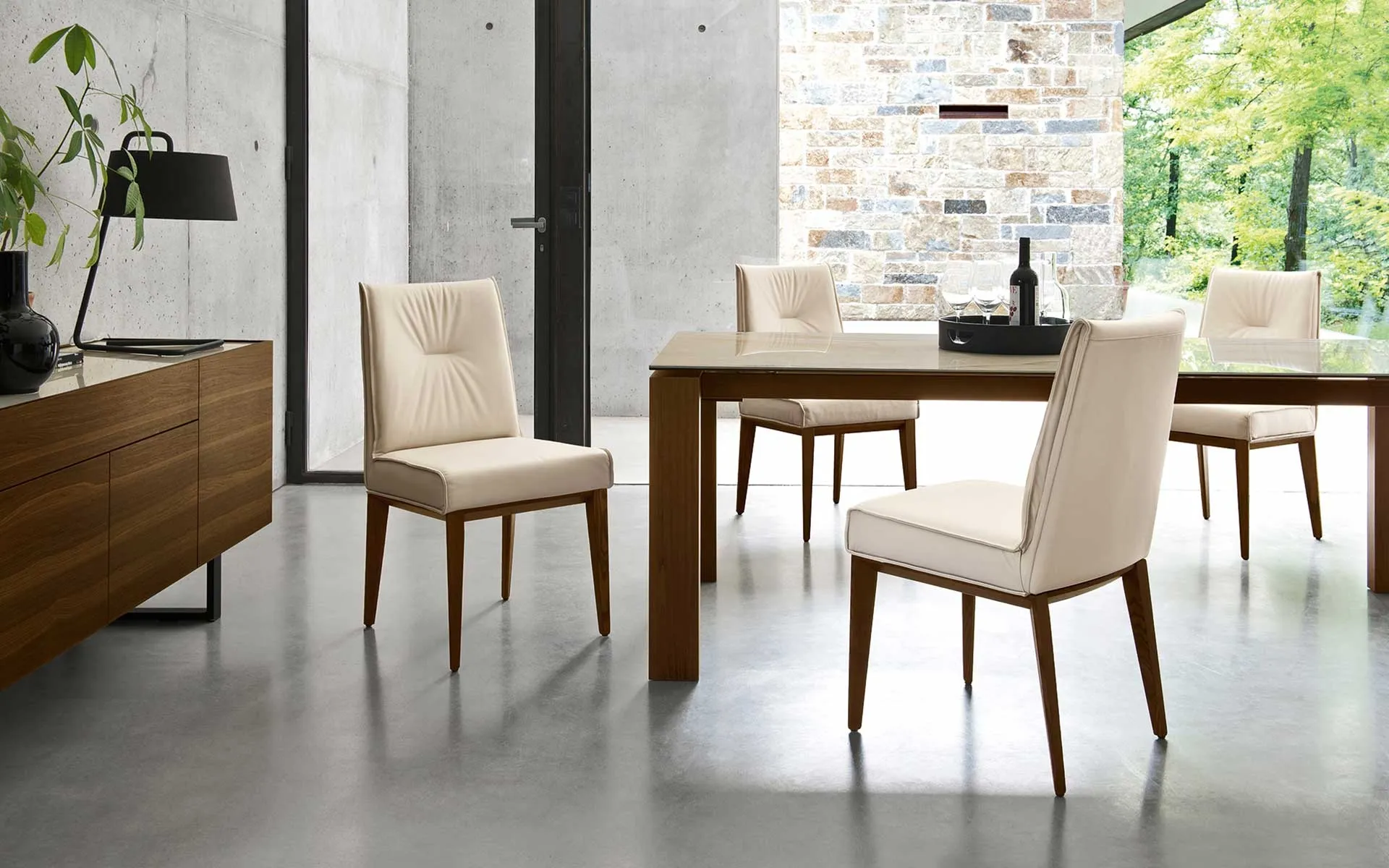 Sedia imbottita in pelle Romy di Calligaris