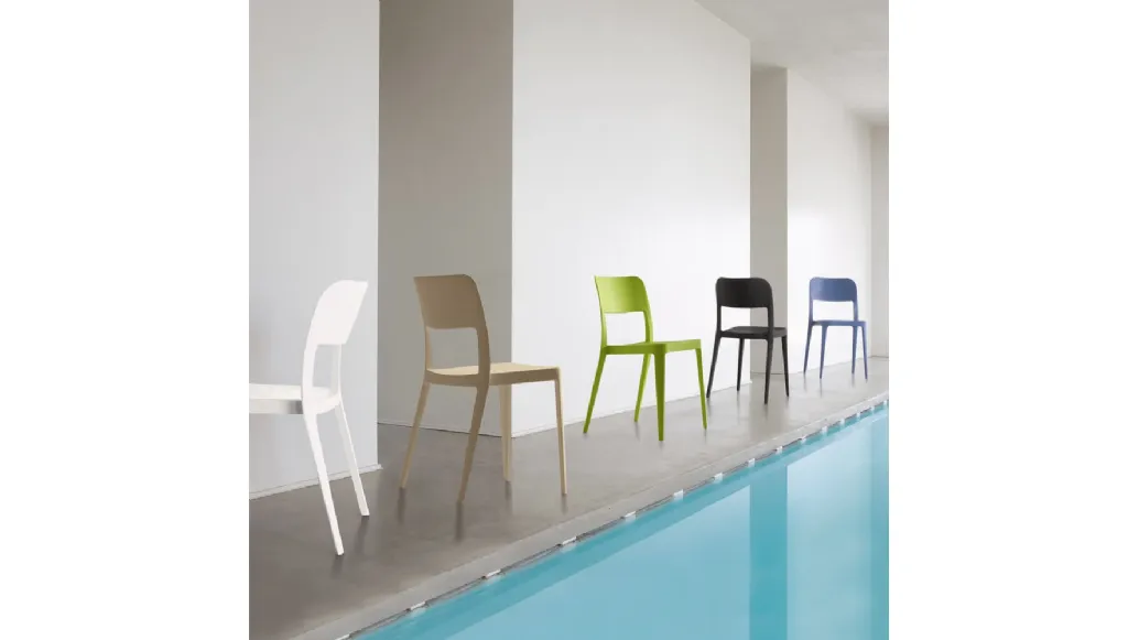Sedia in plastica fissa Leslie di Ponti Terenghi