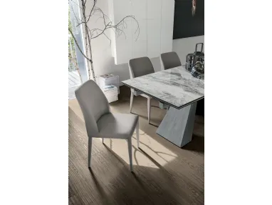 Sedia Vienna interamente rivestita in morbido tessuto Soft Touch Vintage di Target Point