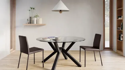 Tavolo rotondo Porto con piano in vetro temperato e basamento in legno di Arredo3