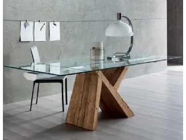 Tavolo di design con base in legno massello e piano in vetro Icaro di Aeffe
