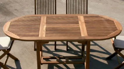 Tavolo allungabile Lipari in massello di teak indonesiano con finitura olio naturale di La Seggiola