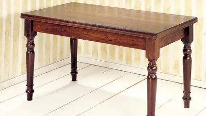 Tavolo classico realizzato in legno con gambe sagomate Omero di Aeffe